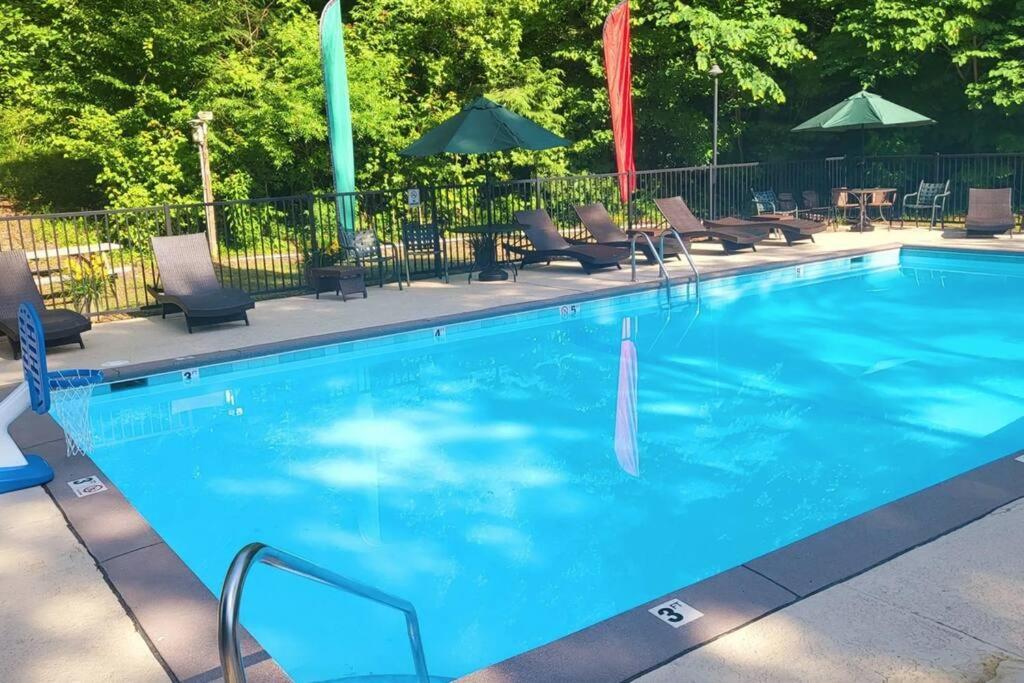 Luxe Retreat - June Sale! - Easy Drive - Xl Swim Spa - Award Winning! 세비어빌 외부 사진